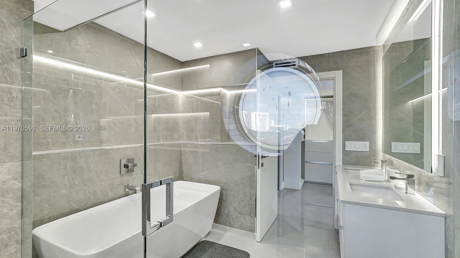 1000 E Island Blvd #1004 Aventura, FL 33160