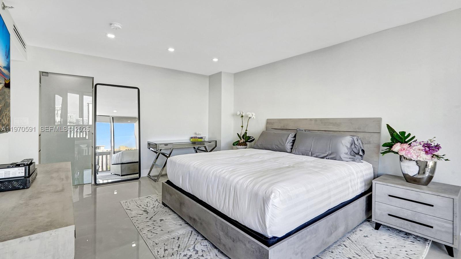 1000 E Island Blvd #1004 Aventura, FL 33160