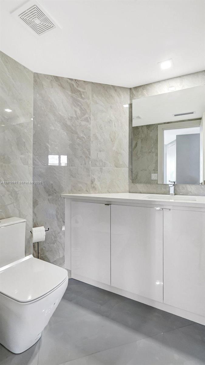 1000 E Island Blvd #1004 Aventura, FL 33160