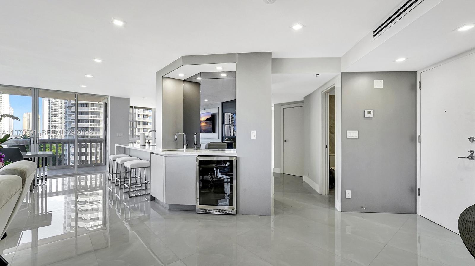 1000 E Island Blvd #1004 Aventura, FL 33160