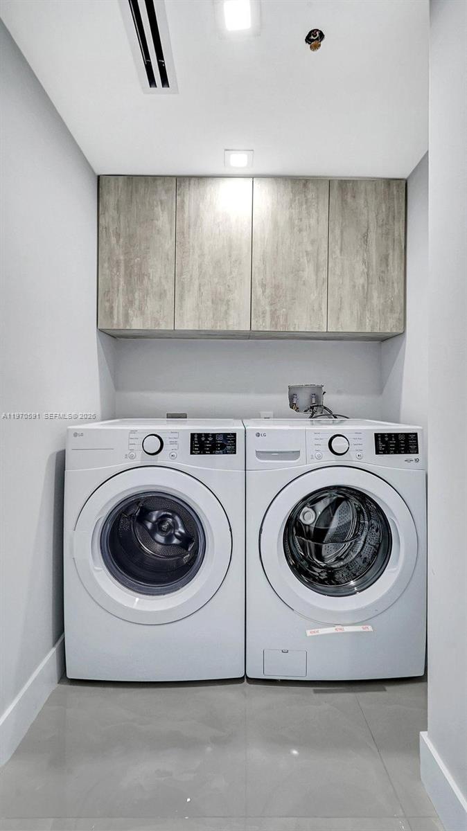 1000 E Island Blvd #1004 Aventura, FL 33160