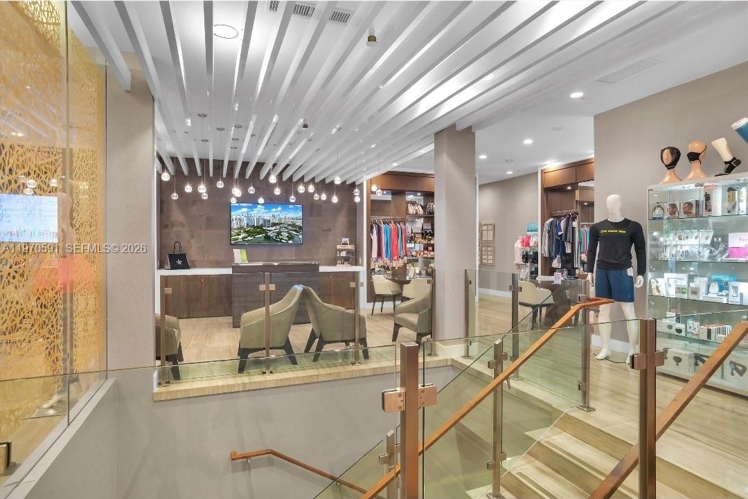 1000 E Island Blvd #1004 Aventura, FL 33160