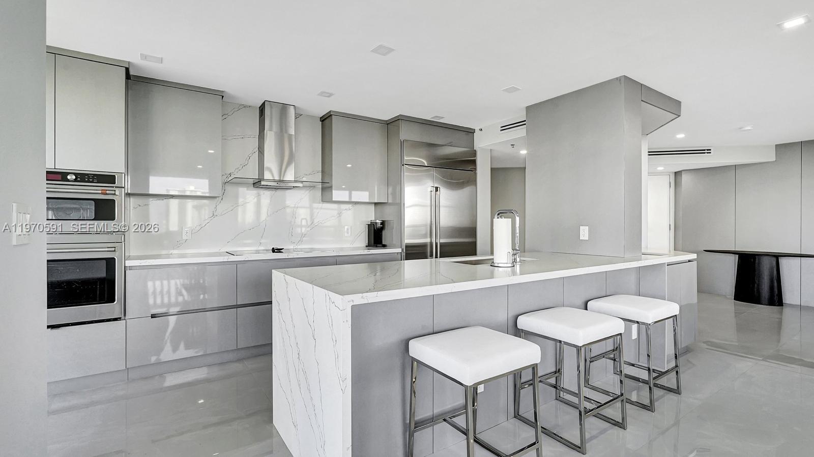 1000 E Island Blvd #1004 Aventura, FL 33160