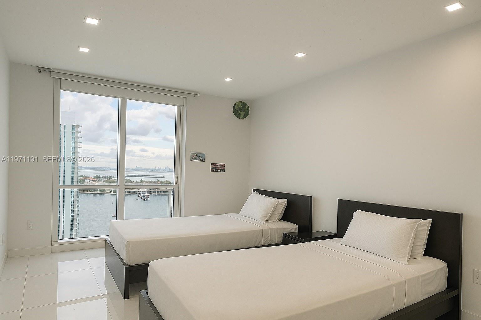 901 Brickell Key Blvd #3307 Miami, FL 33131