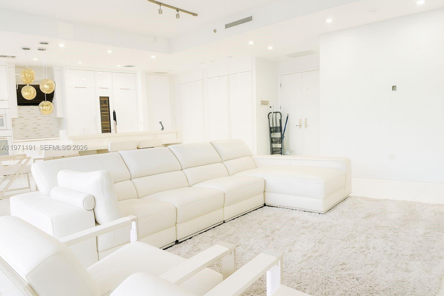 901 Brickell Key Blvd #3307 Miami, FL 33131