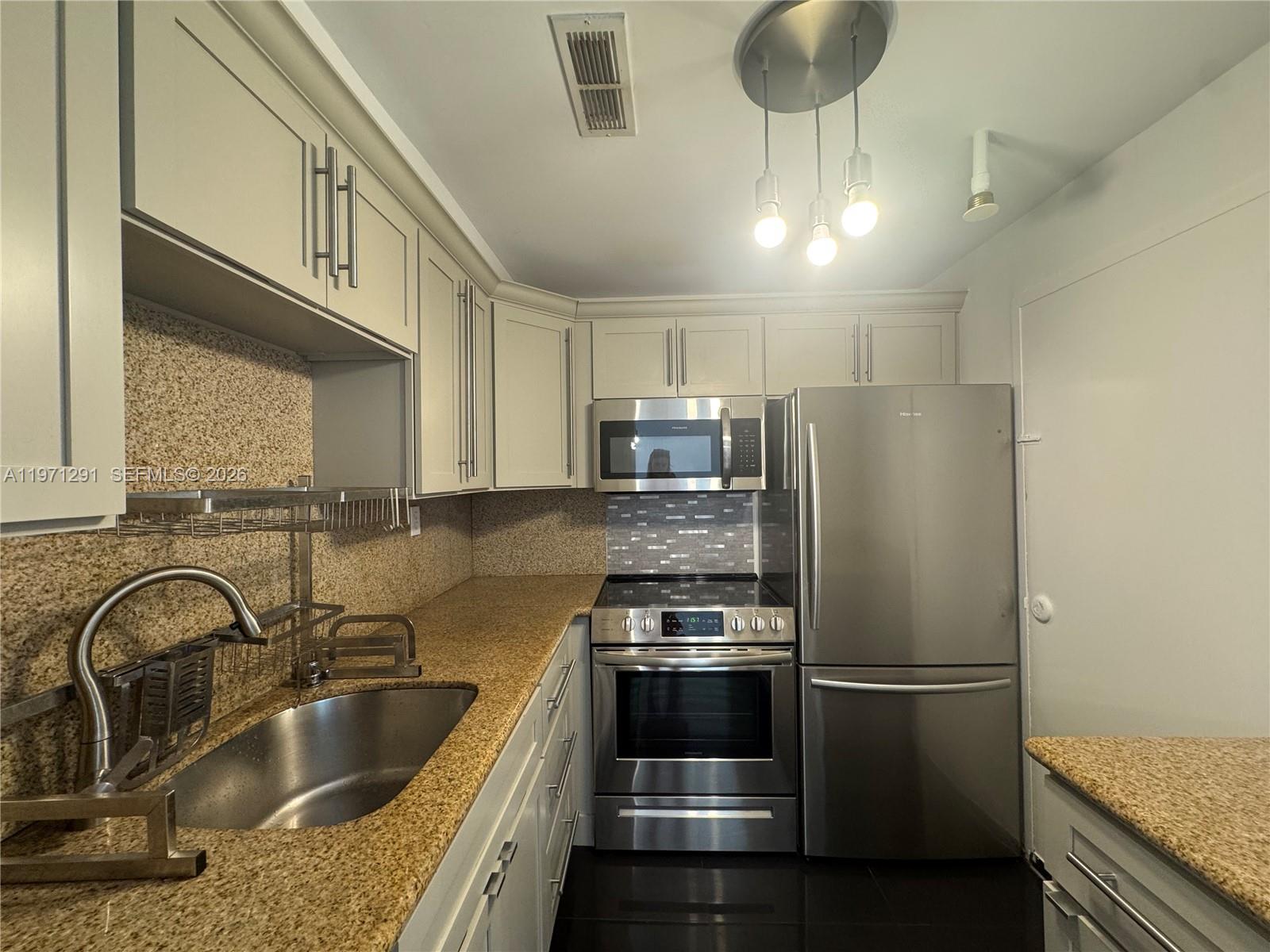 1200 West Ave #315 Miami Beach, FL 33139