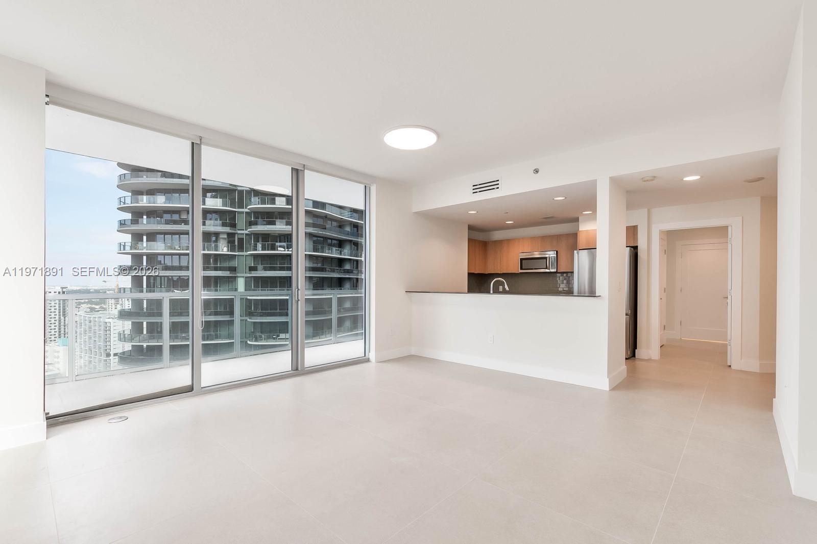 1050 Brickell Ave #3214