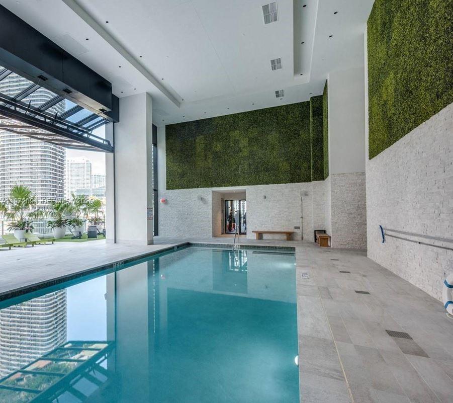 image 1010 Brickell16