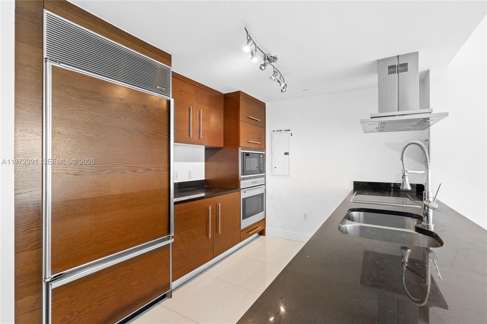 image Icon Brickell II18