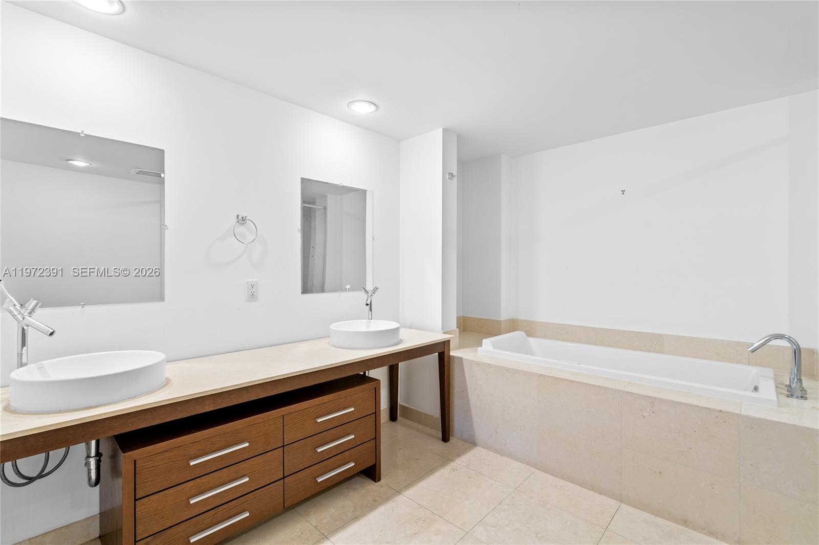 image Icon Brickell II34