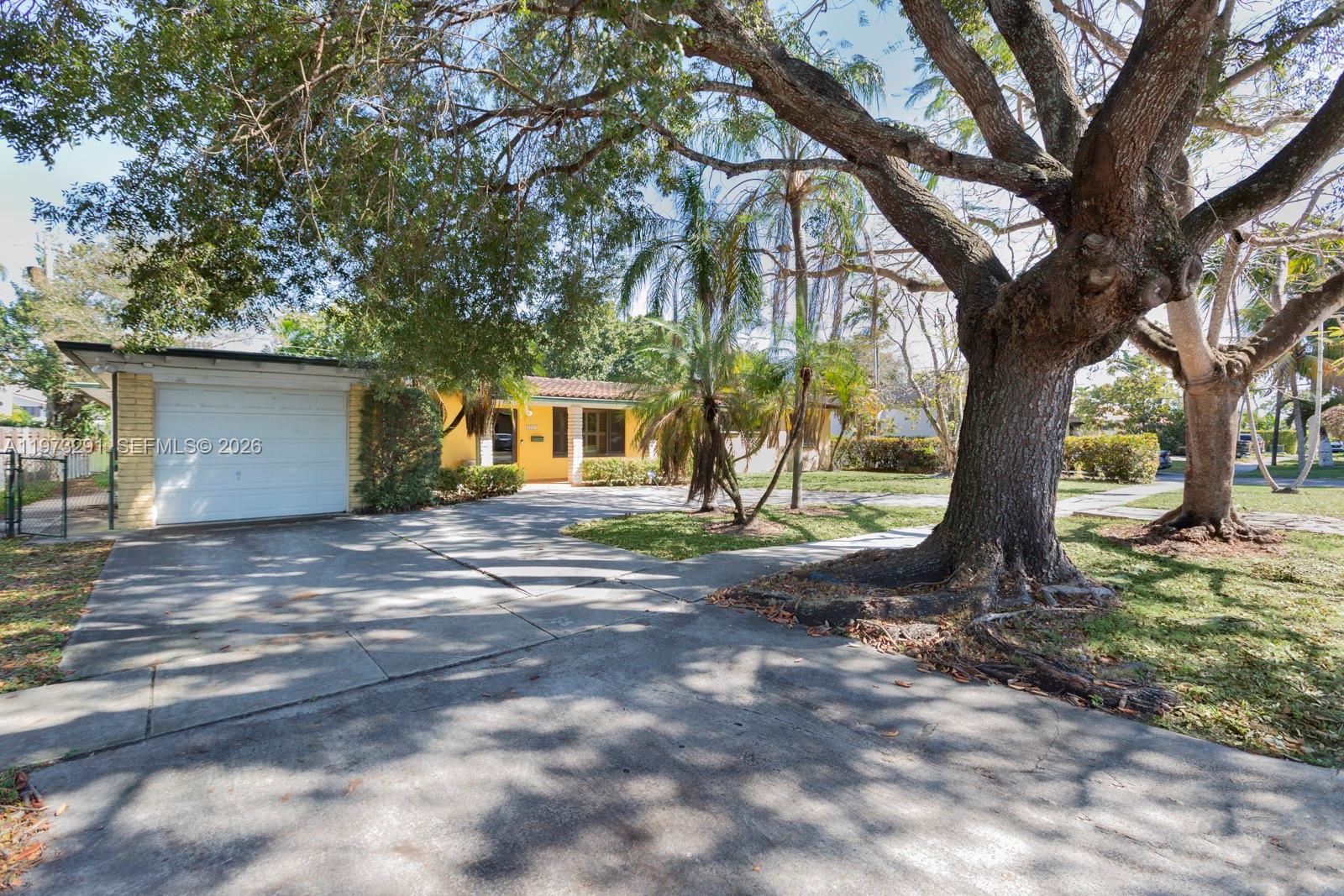 3721 SW 58th Ave Miami, FL 33155