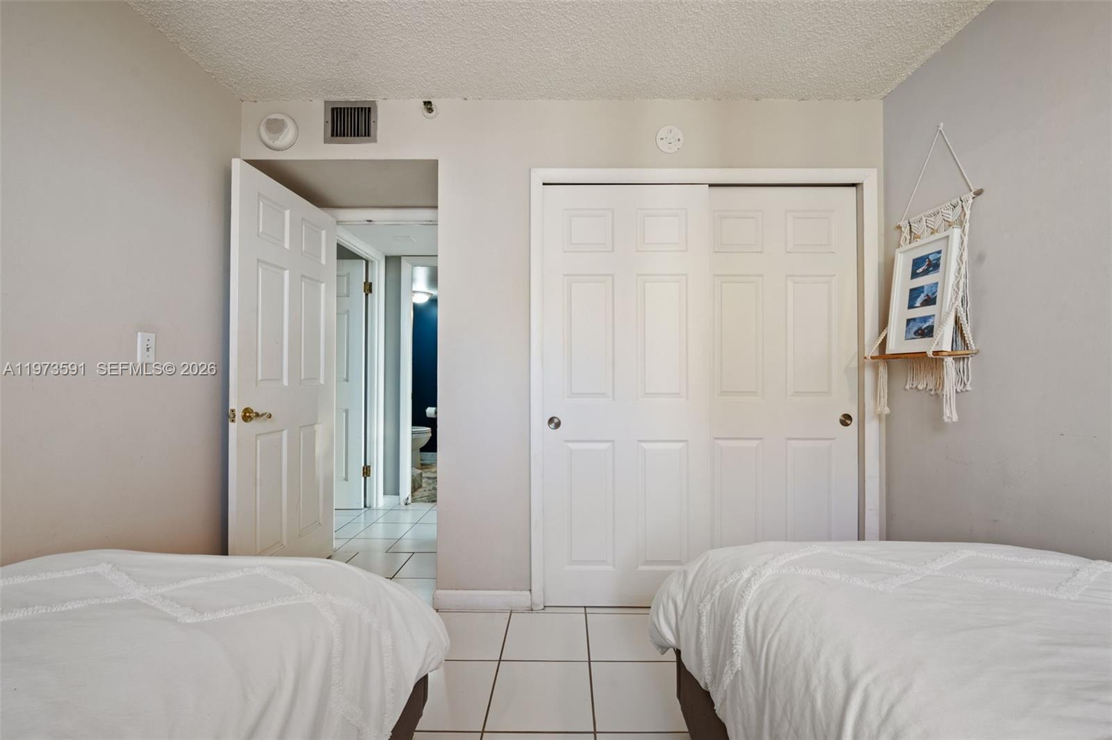 2555 Collins Ave #1002 Miami Beach, FL 33140