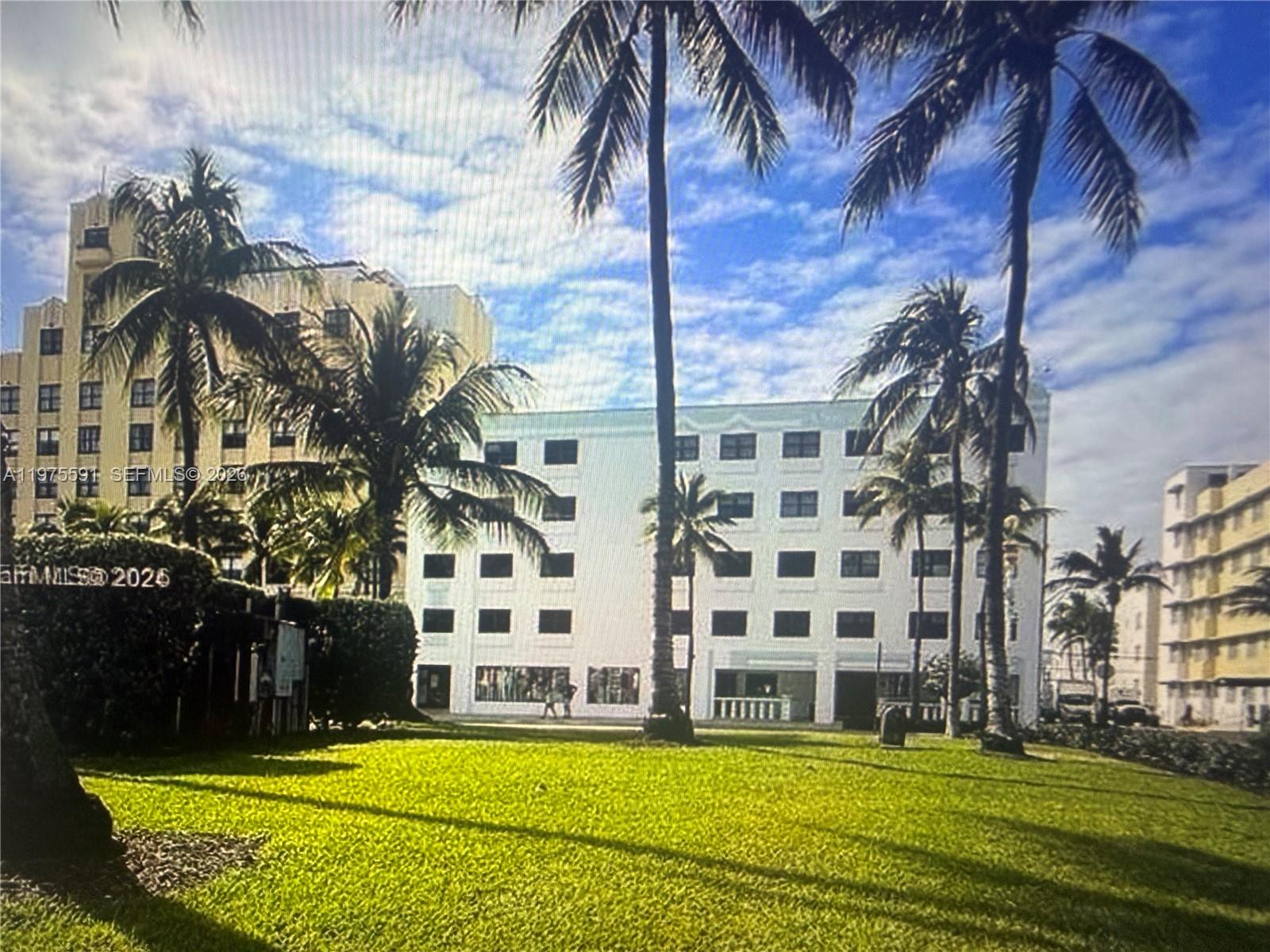 1390 Ocean Dr #304 Miami Beach, FL 33139