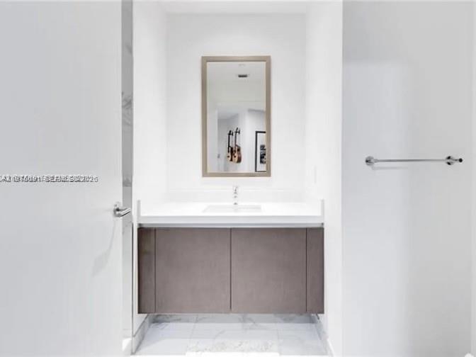 851 NE 1st Ave #3000 Miami, FL 33132