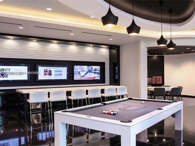 851 NE 1st Ave #3000 Miami, FL 33132