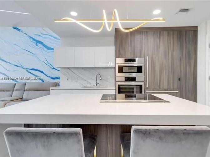 851 NE 1st Ave #3000 Miami, FL 33132