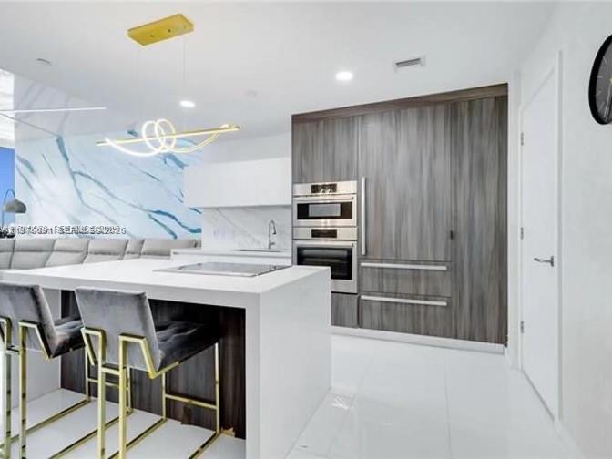 851 NE 1st Ave #3000 Miami, FL 33132