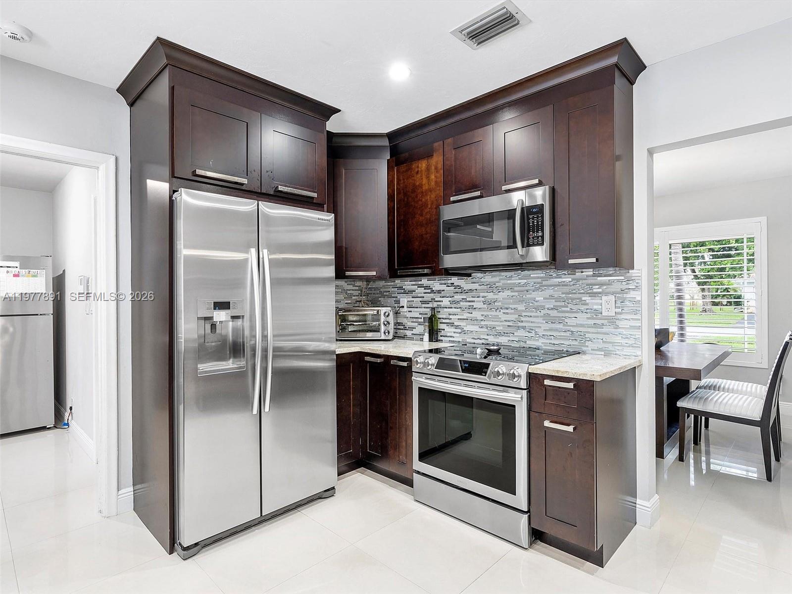 5620 SW 9th St Plantation, FL 33317