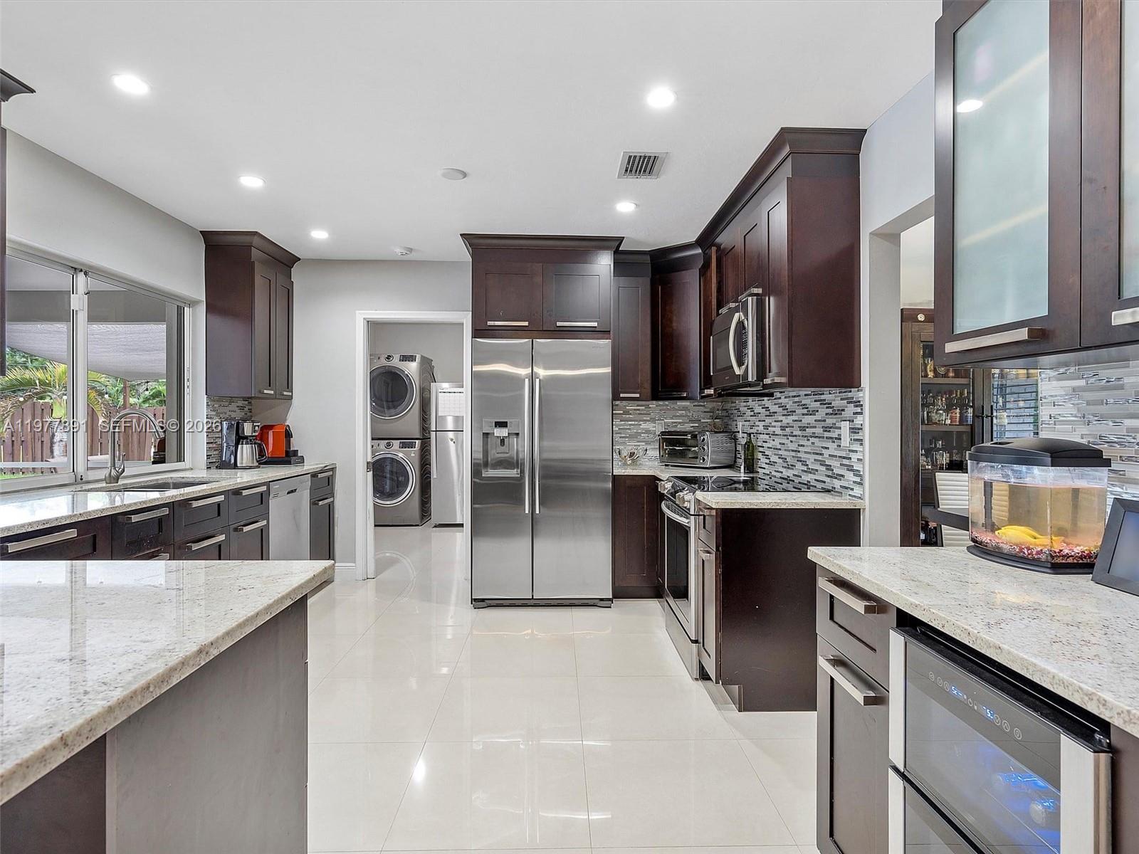 5620 SW 9th St Plantation, FL 33317