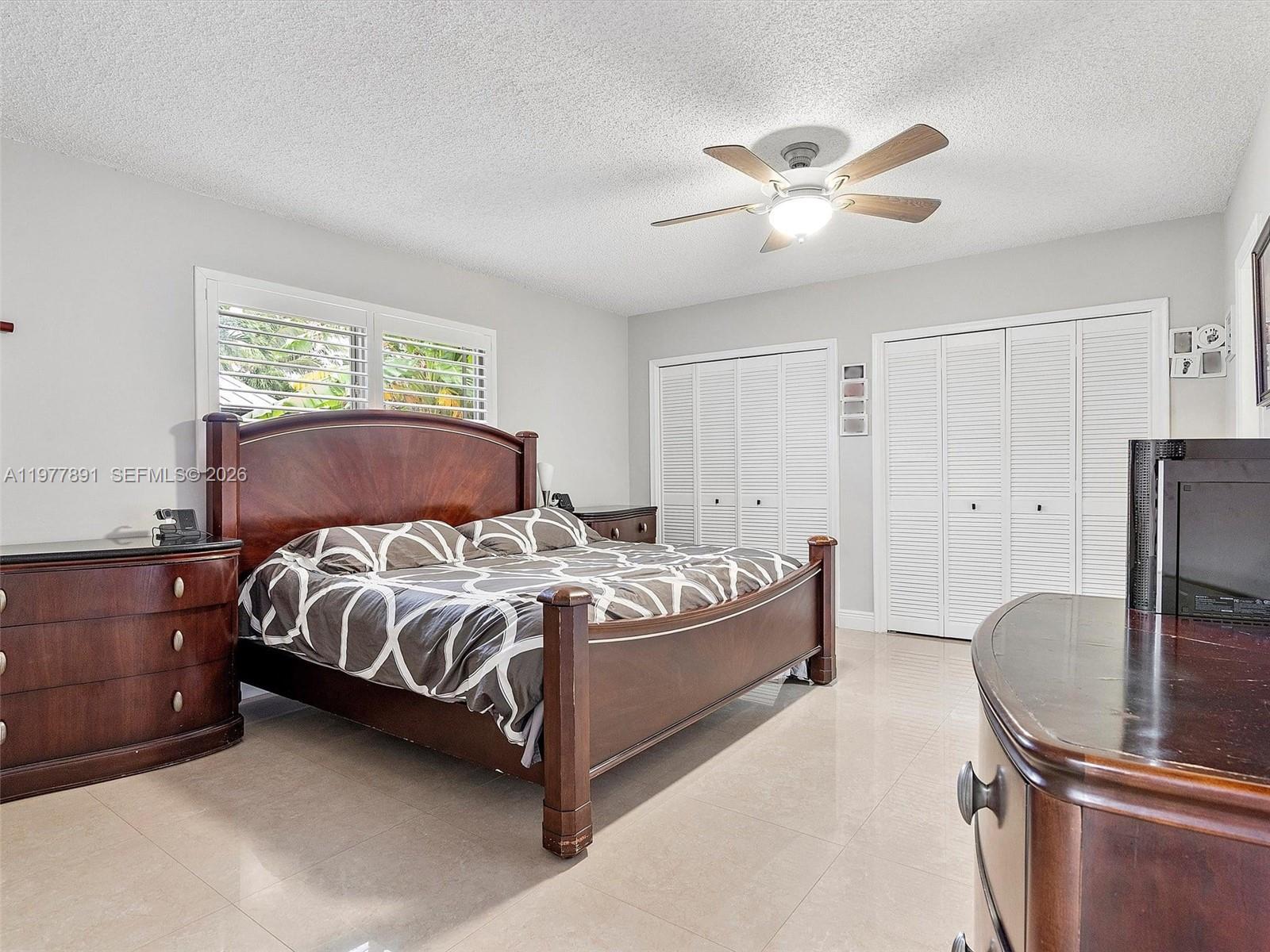 5620 SW 9th St Plantation, FL 33317