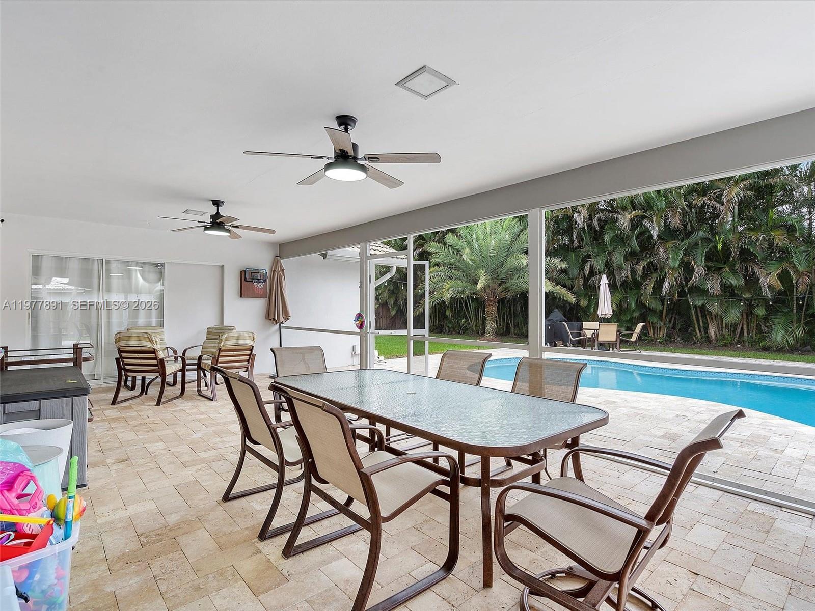 5620 SW 9th St Plantation, FL 33317