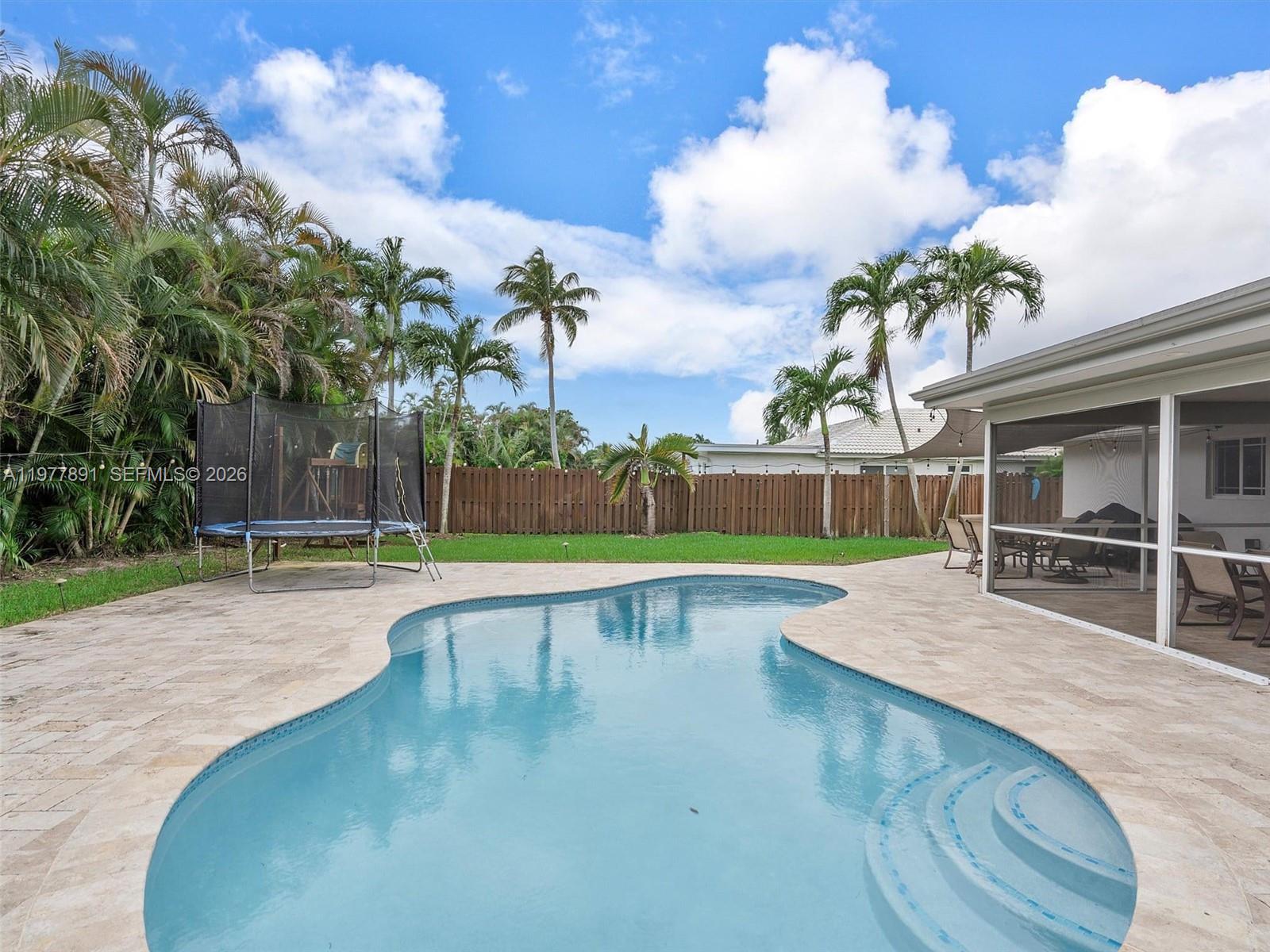 5620 SW 9th St Plantation, FL 33317