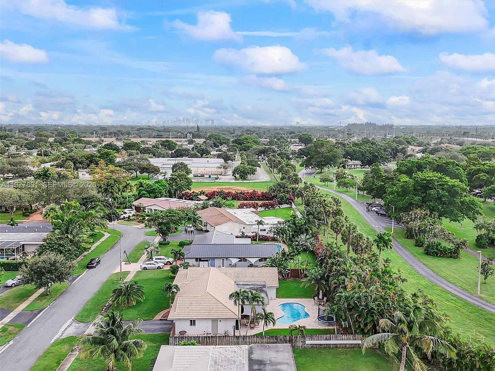 5620 SW 9th St Plantation, FL 33317