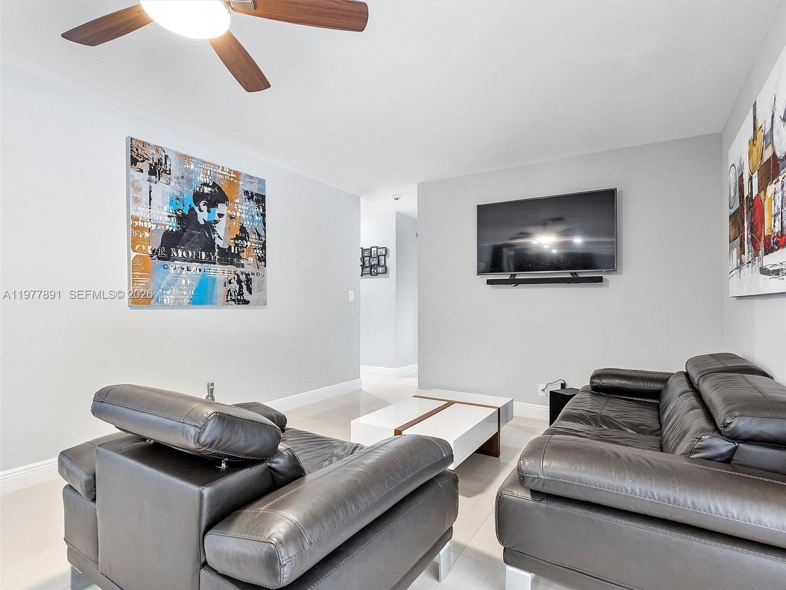 5620 SW 9th St Plantation, FL 33317