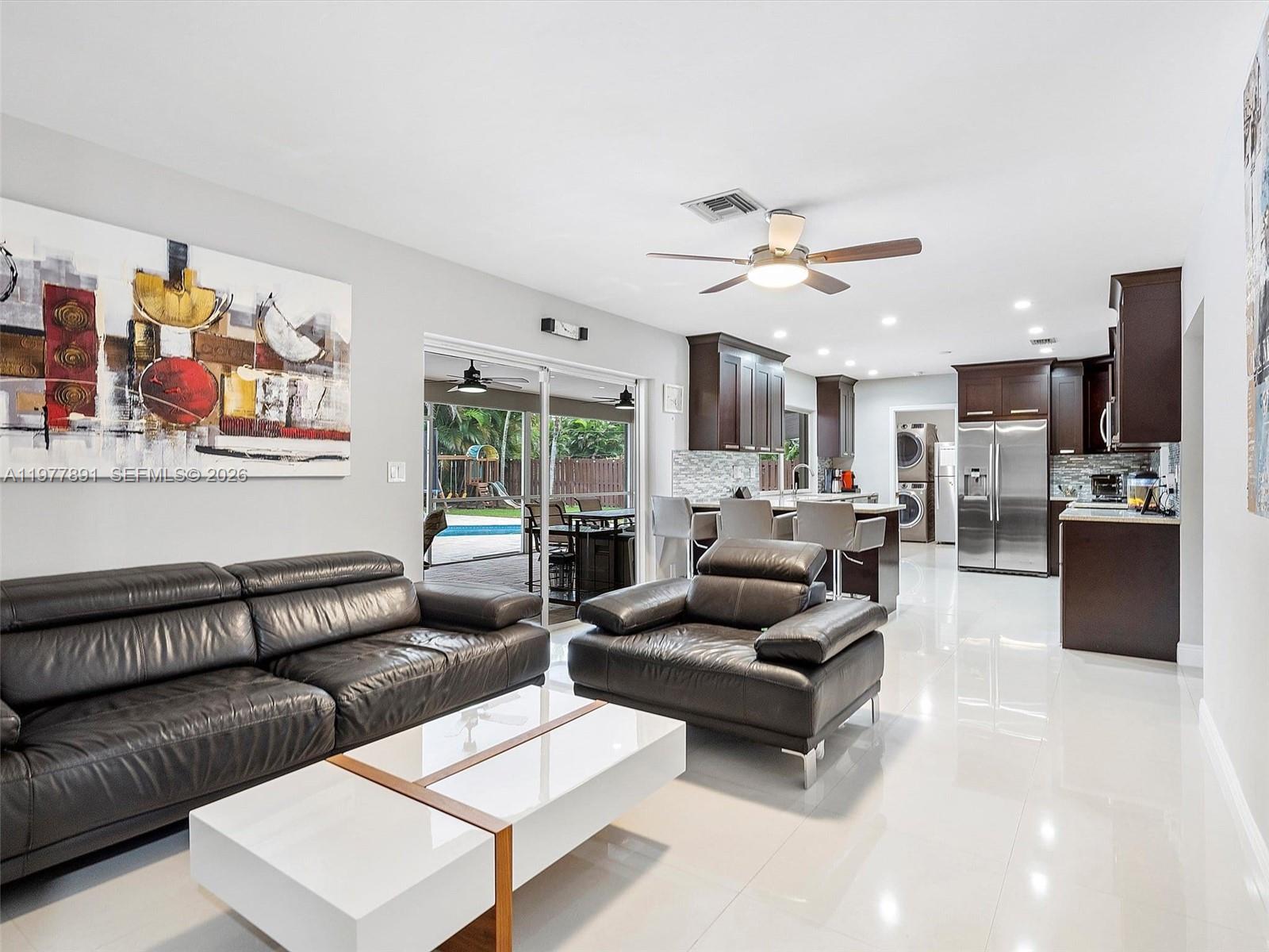 5620 SW 9th St Plantation, FL 33317