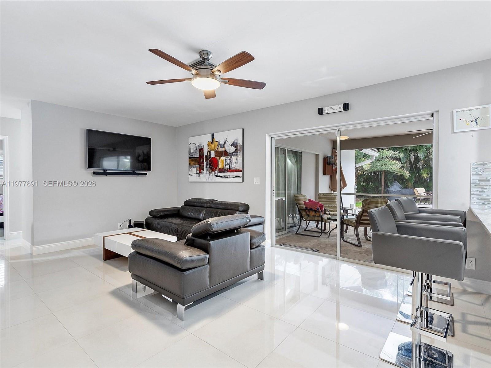 5620 SW 9th St Plantation, FL 33317