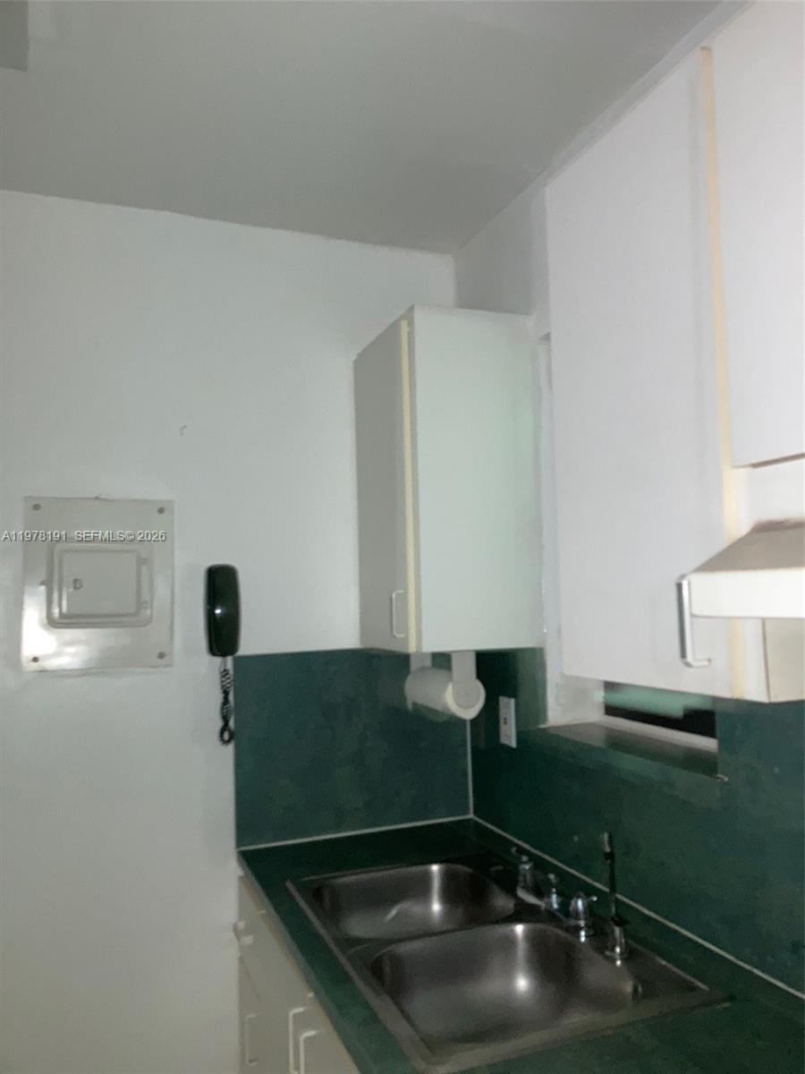 1530 SW 2nd St #103 Miami, FL 33135