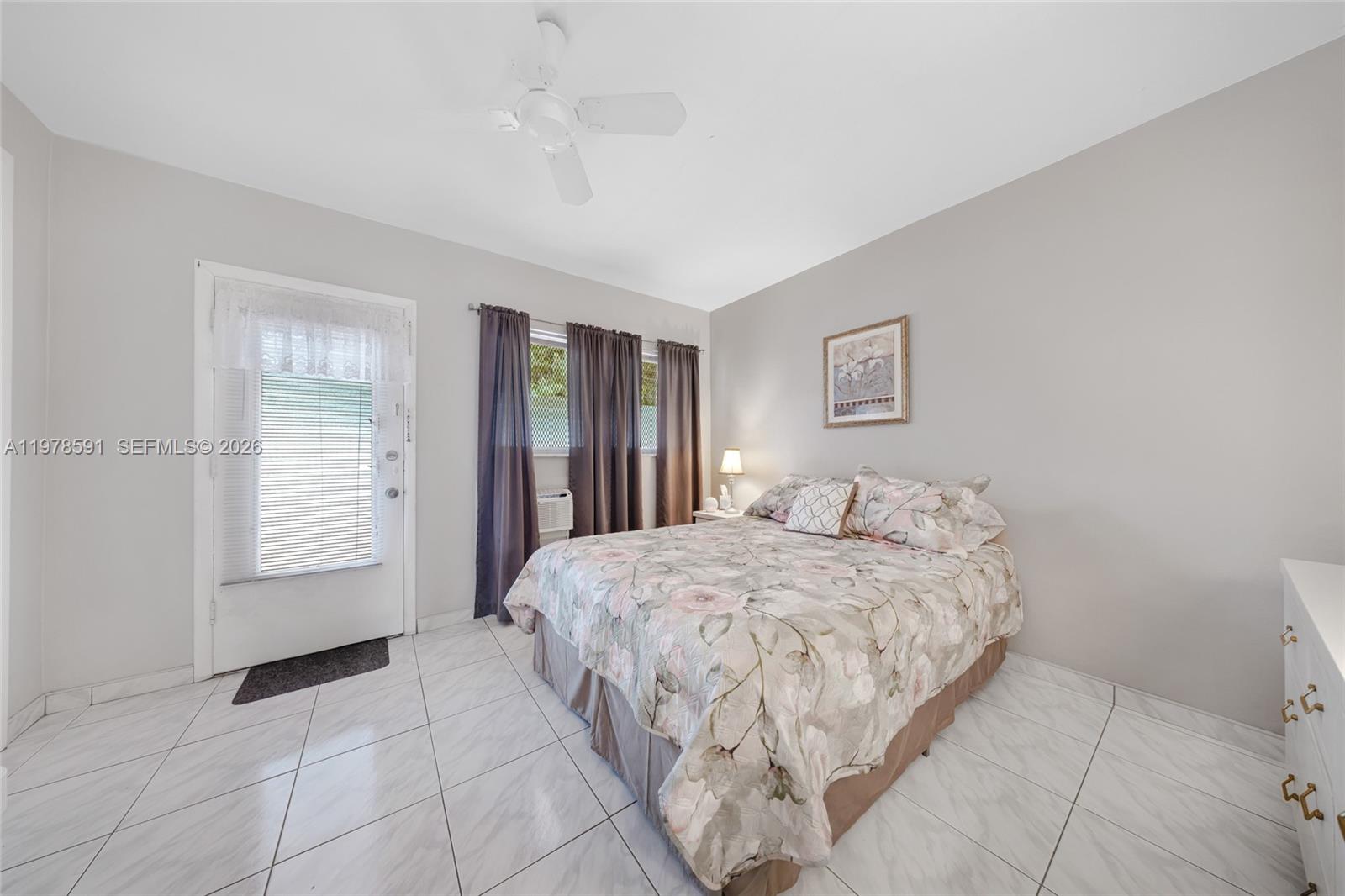 815 SW 10th Ter #6V Hallandale Beach, FL 33009