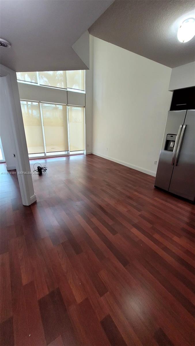 image Brickell on the River South9