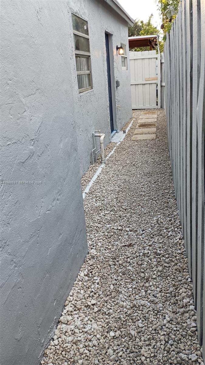 2223 NW 32nd St Miami, FL 33142