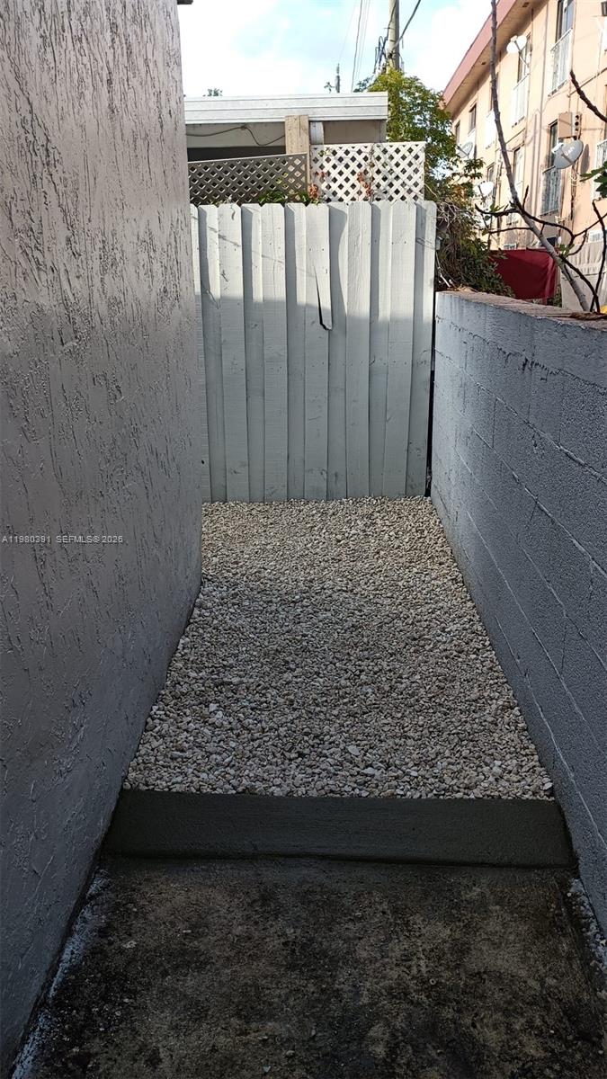 2223 NW 32nd St Miami, FL 33142