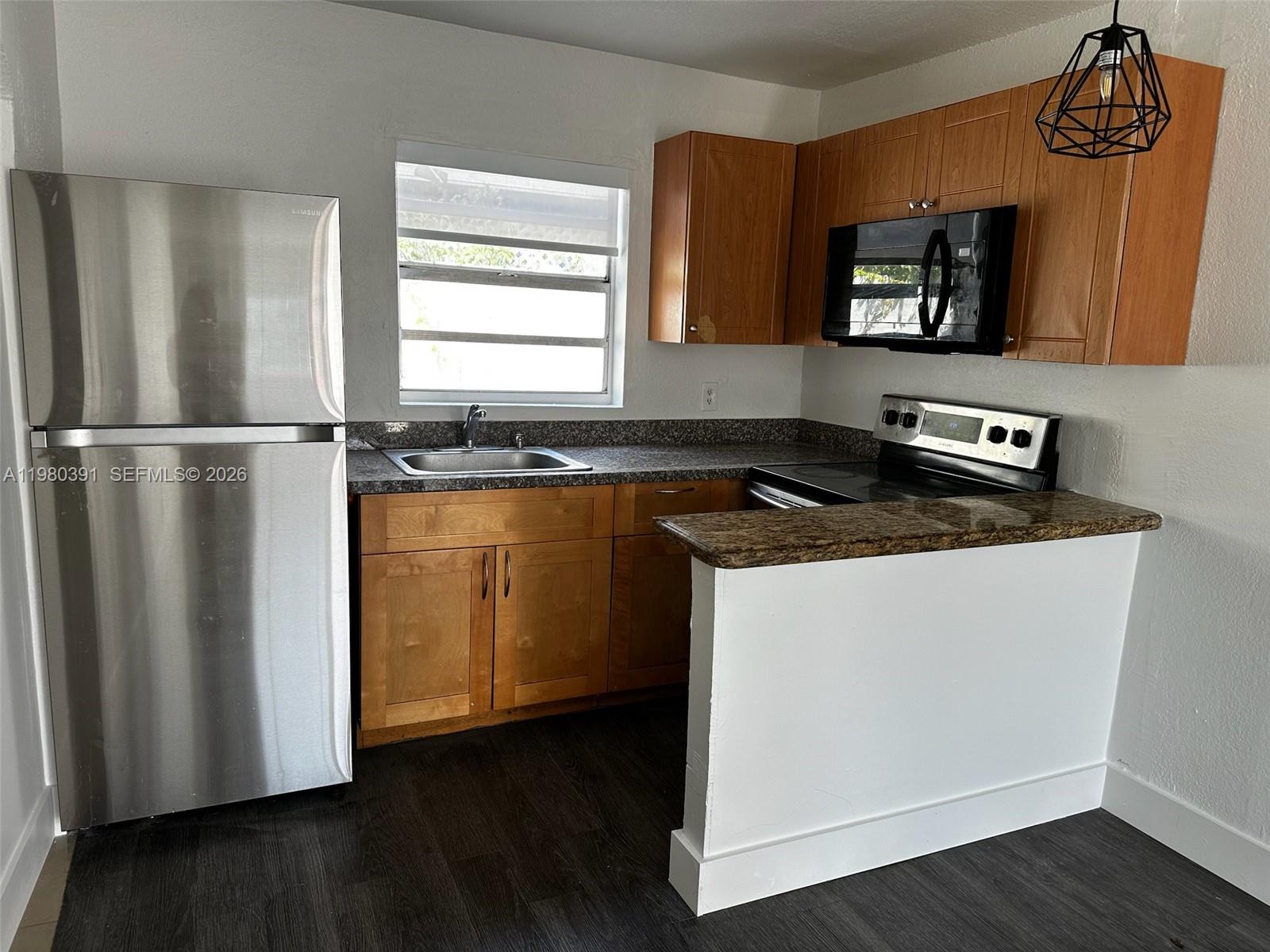 2223 NW 32nd St Miami, FL 33142