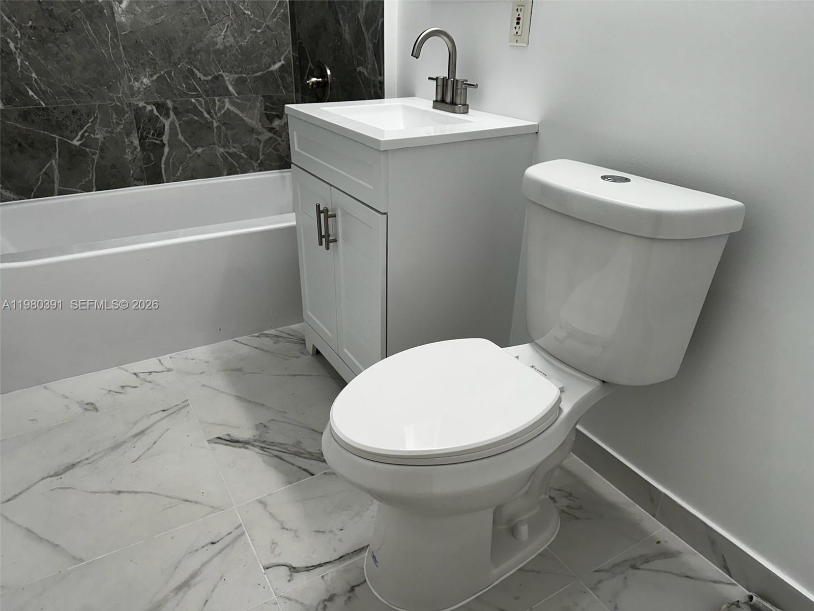 2223 NW 32nd St Miami, FL 33142