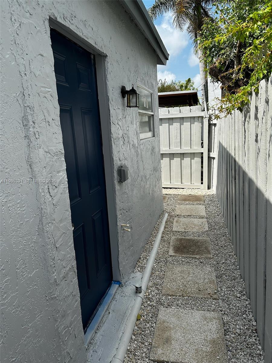 2223 NW 32nd St Miami, FL 33142