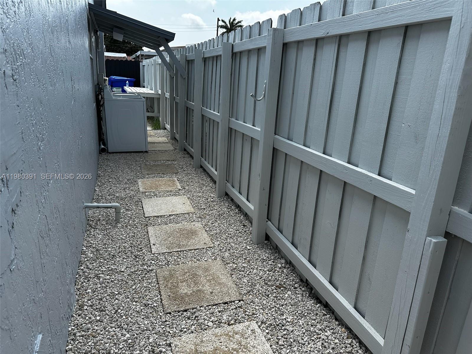 2223 NW 32nd St Miami, FL 33142