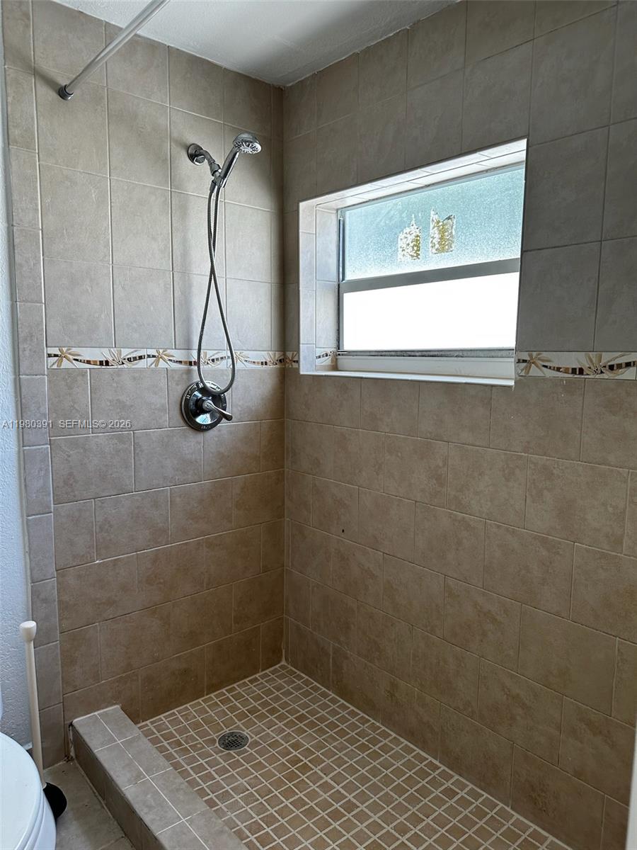 2223 NW 32nd St Miami, FL 33142