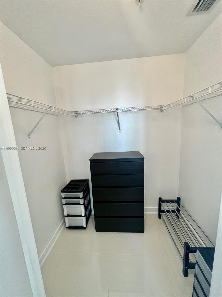 1111 SW 1st Ave #3223 Miami, FL 33130