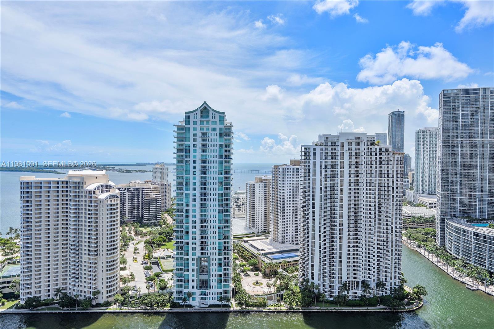 325 S Biscayne Blvd #3721 Miami, FL 33131