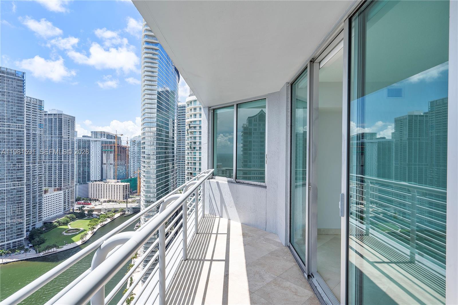 325 S Biscayne Blvd #3721 Miami, FL 33131