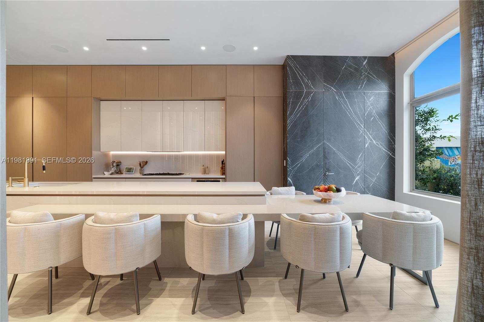 1522 Island Blvd Aventura, FL 33160