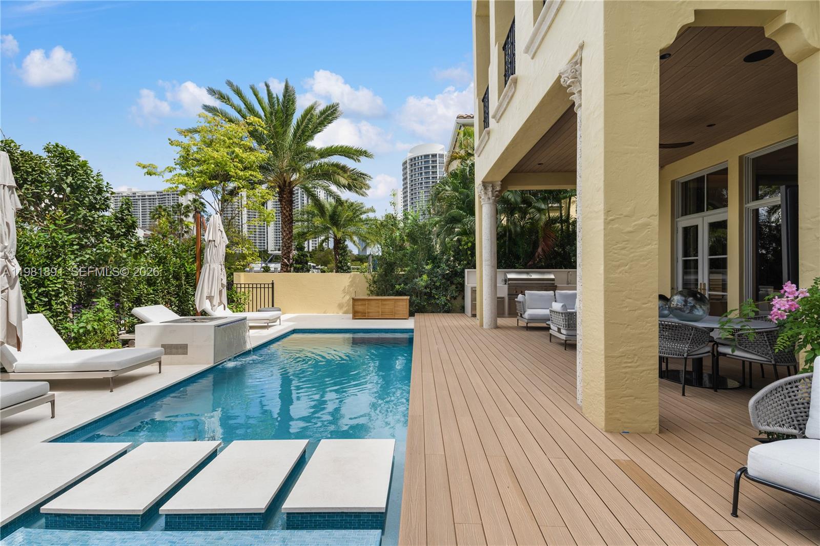 1522 Island Blvd Aventura, FL 33160