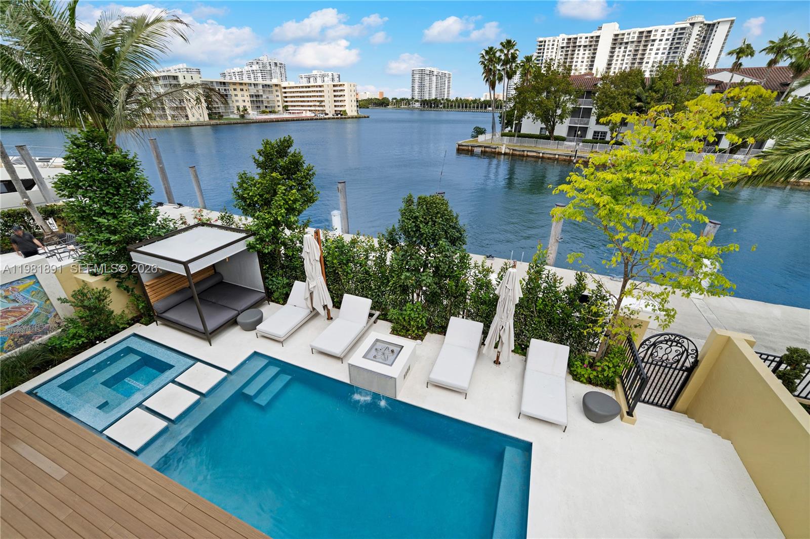 1522 Island Blvd Aventura, FL 33160