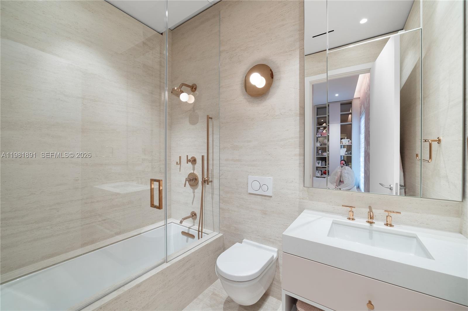 1522 Island Blvd Aventura, FL 33160