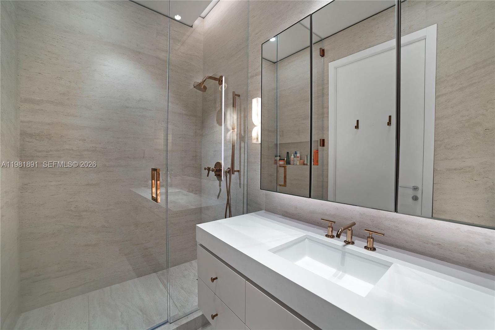 1522 Island Blvd Aventura, FL 33160