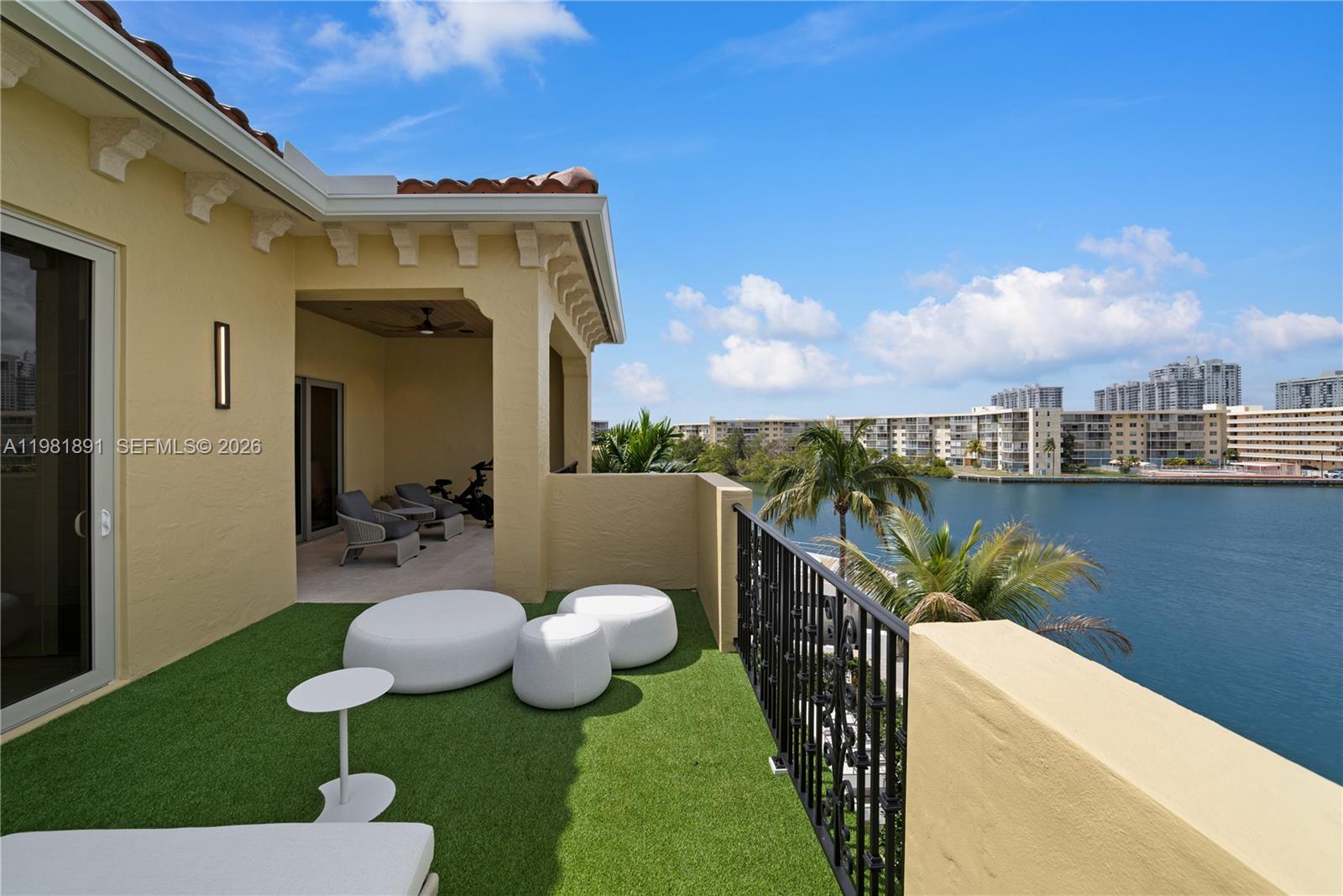 1522 Island Blvd Aventura, FL 33160