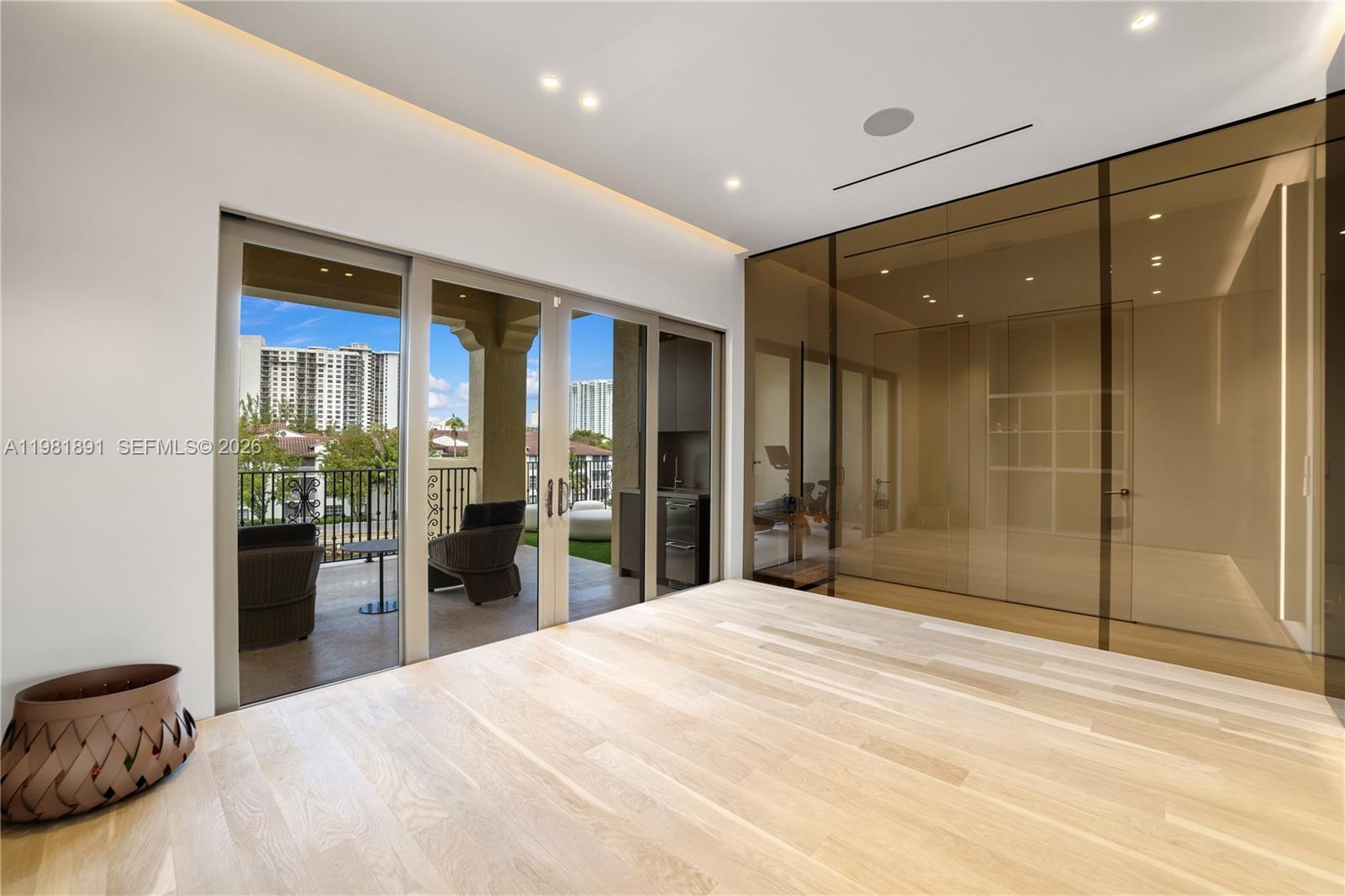 1522 Island Blvd Aventura, FL 33160